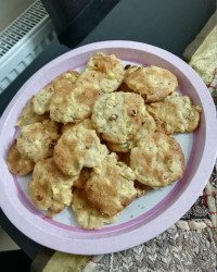 کوکی سیب و گردو و کشمش