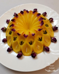 پاناکوتا زعفرانی