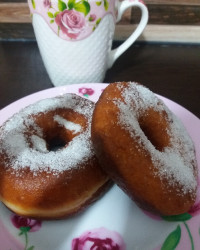 دونات و نان لانه زنبوری خودمپز