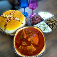 زرشک پلووو در کنار دوست جونیم