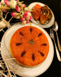 کیک پلو با مرغ سرخ شده