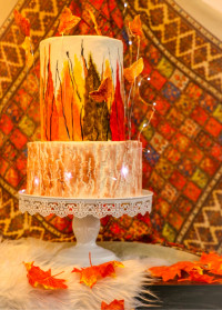 کیک اسفنجی با تزیین فوندانت