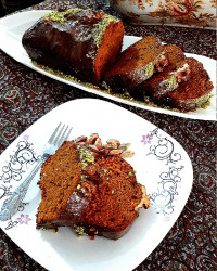 کیک شیره انگور با سس کارامل