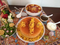 خورشت الو،پلو،ماست و ترشی بادمجون خونگی