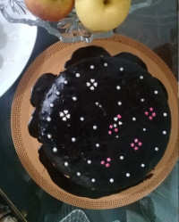 کیک شیر اسفنجی با روکش گاناش براق