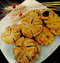 کلوچه خرمایی و گردویی