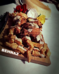 مرغ سوخاری با سیب زمینی و پنیر