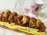 رول لازانیا با سس گوجه