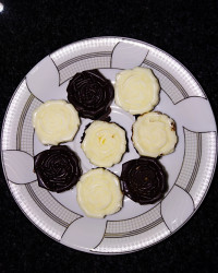 شکلات مغز دار