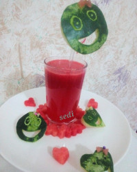 میکس هندوانه و توت فرنگی