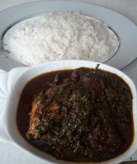 خورشت آلواسفناج با مرغ