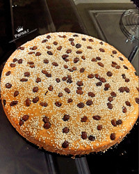 نان بروتشن کشمش و گردو