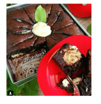 کیک کاکائویی با کرمفیل وانیل