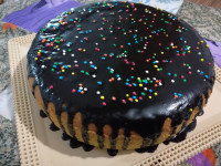 کیک ساده با روکش شکلات