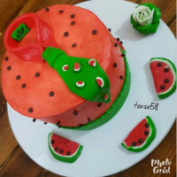 کیک اسفنجی باکاور خامه ودیزاین فوندانت