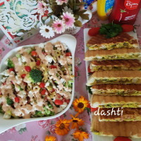ساندویج مرغ وقارچ سالاد گل کلم