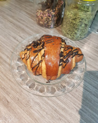 کروسان با مغز کاکائو