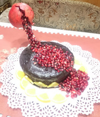 کیک با تزیین انار