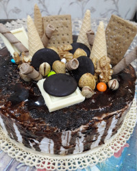 کیک خامه ای با روکش گاناش