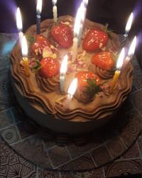 تولدعشق جانم.کیکشو باهم درست کردیم.