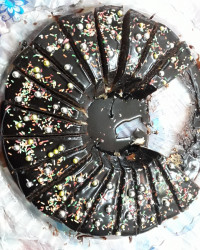 مادیرا کیک شکلاتی