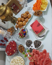 اینم میز یلدای ما .