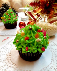 کاپ کیک شکلاتی طرح کریسمس