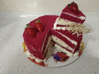 کیک تولدم که همسرجان زحمت کشیده???