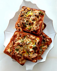 پیتزا با نون تست