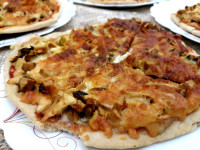 پیتزا مخلوط با خمیر ایتالیایی