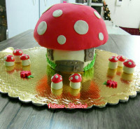 کیک فوندانت به شکل قارچ