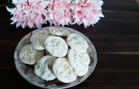 شیرینی پفکی گردویی