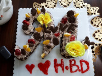 بیسکو کیک تولد حضرت یار