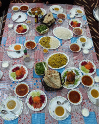 غذای خونه پدری خوردن داره?