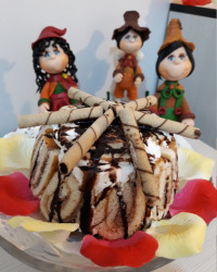 شارلوت بستنی