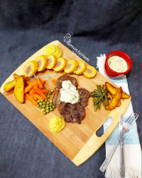 استیک با سس چیلی و گشنیز