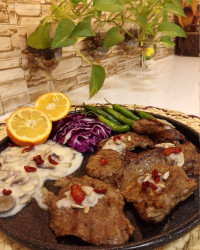 استیک و سیب زمینی