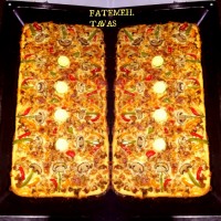 پیتزای خانواده با خمیر جادویی