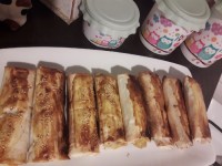 بورک با کمک اندکی مادرم