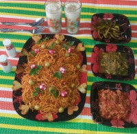 ماکارونی ساده با ترشی خودم پز