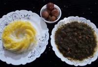 قرمه سبزی پلوزعفرانی شلیل ترش