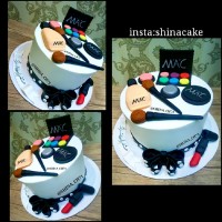 کیک لوازم آرایش