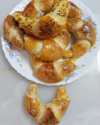 نان کروسان پنیری