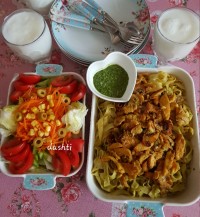 ماکارونی با سس پِستو