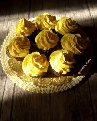 کاپ کیک شکلاتی خامه ای