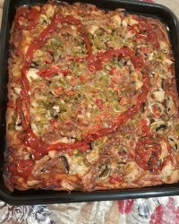 پیتزا مخلوط خوشمزه