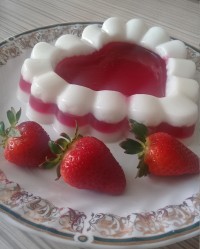 ژله شیر.بسیار خوشمزه بود