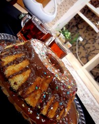 کیک با سس گاناش شکلاتی