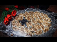 حلوا رولی با نان لواش