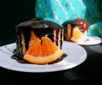 کیک پرتقالی با سس گاناش